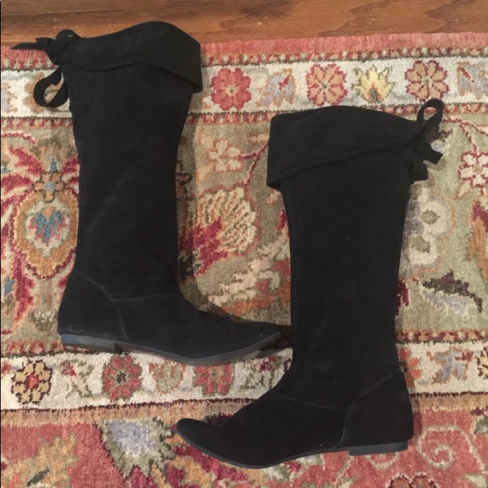 Steve made flat black suede boots